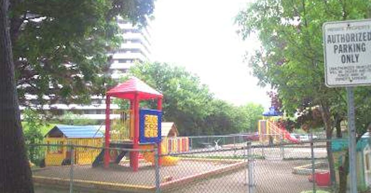 5950 Bathurst Street, Toronto, ON, M2R 1Y9 - 8