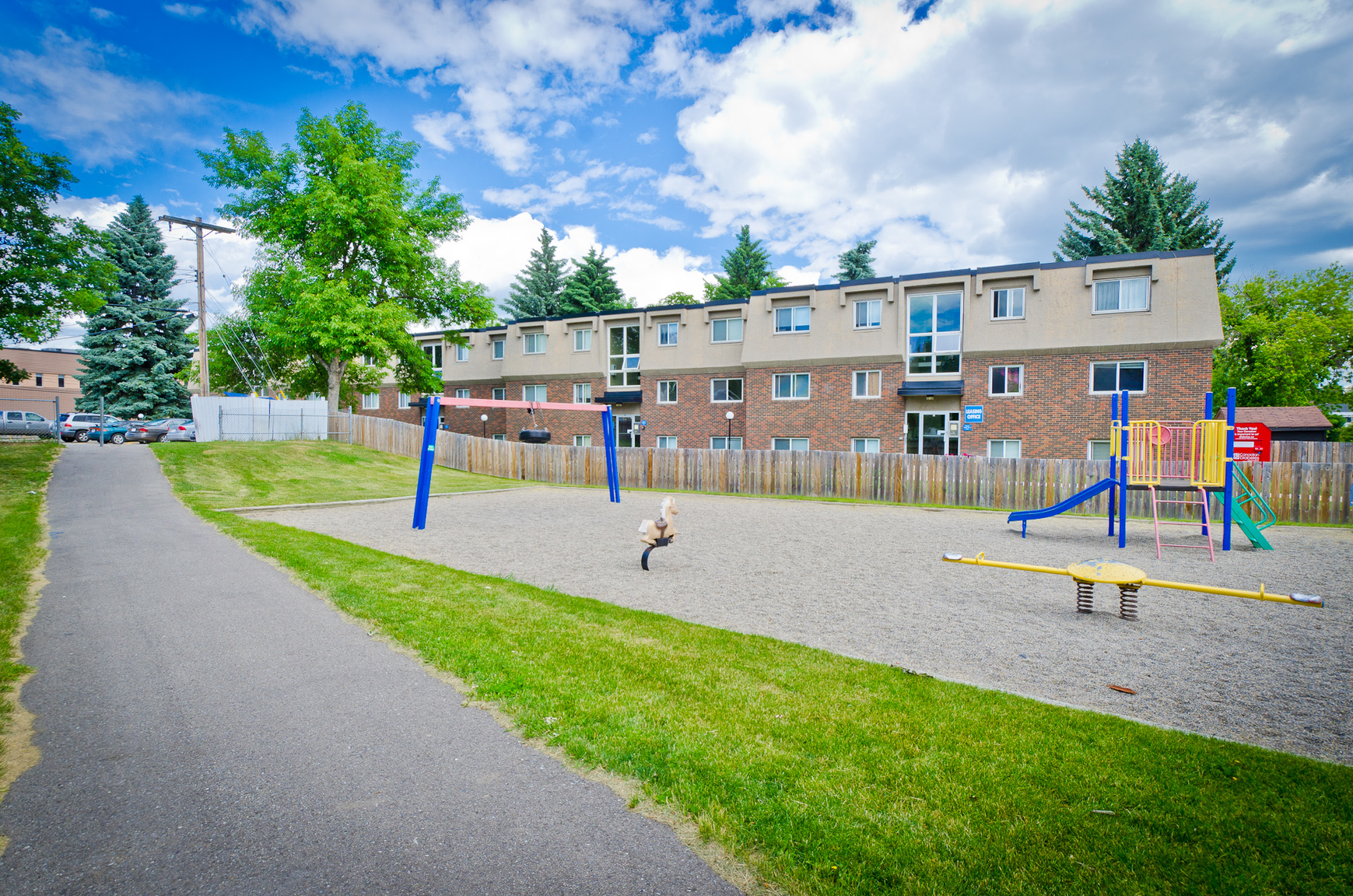 364 99 Avenue SE, Calgary, AB, T2J 0J7 - 18