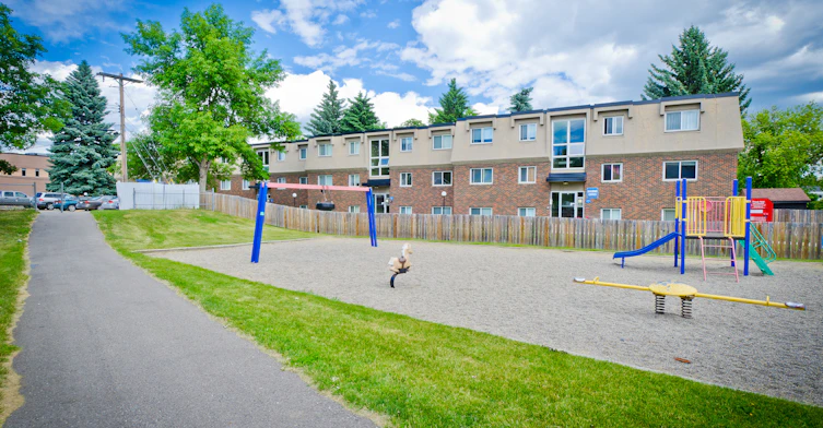 364 99 Avenue SE, Calgary, AB, T2J 0J7 - 18