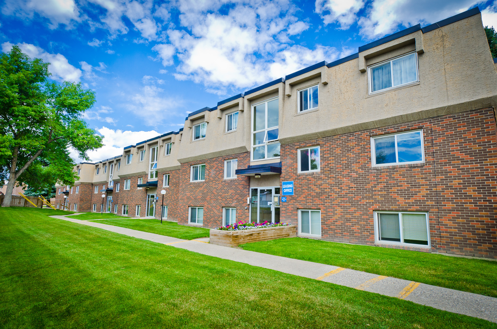 364 99 Avenue SE, Calgary, AB, T2J 0J7
