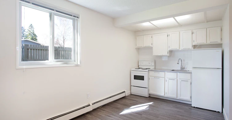 364 99 Avenue SE, Calgary, AB, T2J 0J7 - 13