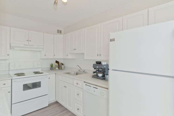 2010 Ulster Road NW, Calgary, AB, T2N 4C2 - 7