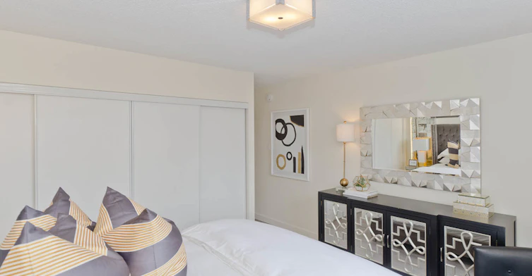 505 6 Street SW, Calgary, AB, T2P 1X5 - 4