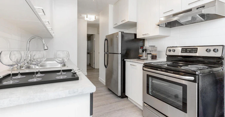 5207 39 Street, Red Deer, AB, T4N 0Z9 - 4