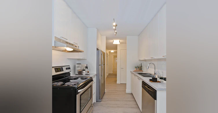 8208 Flint Road SE, Calgary, AB, T2H 1G4 - 2