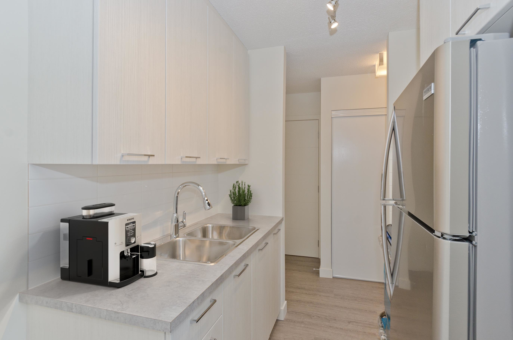 10 Glenway Place SW, Calgary, AB, T3E 4T6 - 5