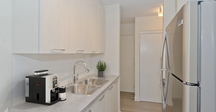 10 Glenway Place SW, Calgary, AB, T3E 4T6 - 5