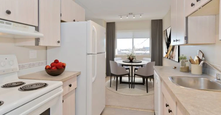 5334 Lakeview Drive SW, Calgary, AB, T3E 5R9 - 6