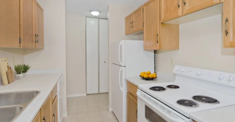 320 Grier Avenue NE, Calgary, AB, T2K 5X5 - 7