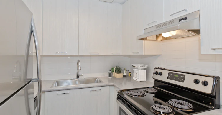 320 Grier Avenue NE, Calgary, AB, T2K 5X5 - 4