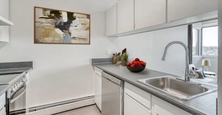1312 12 Avenue SW, Calgary, AB, T3C 3P8 - 5