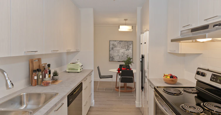 1312 12 Avenue SW, Calgary, AB, T3C 3P8 - 3