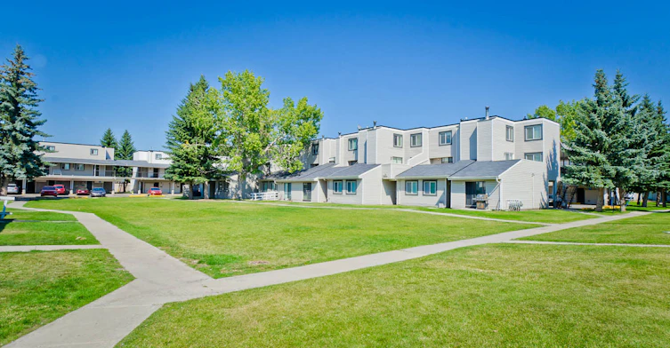 2631 38 Street NE, Calgary, AB, T1Y 3Z8 - 16