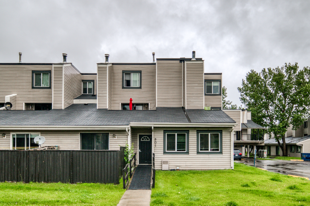 2631 38 Street NE, Calgary, AB, T1Y 3Z8 - 4