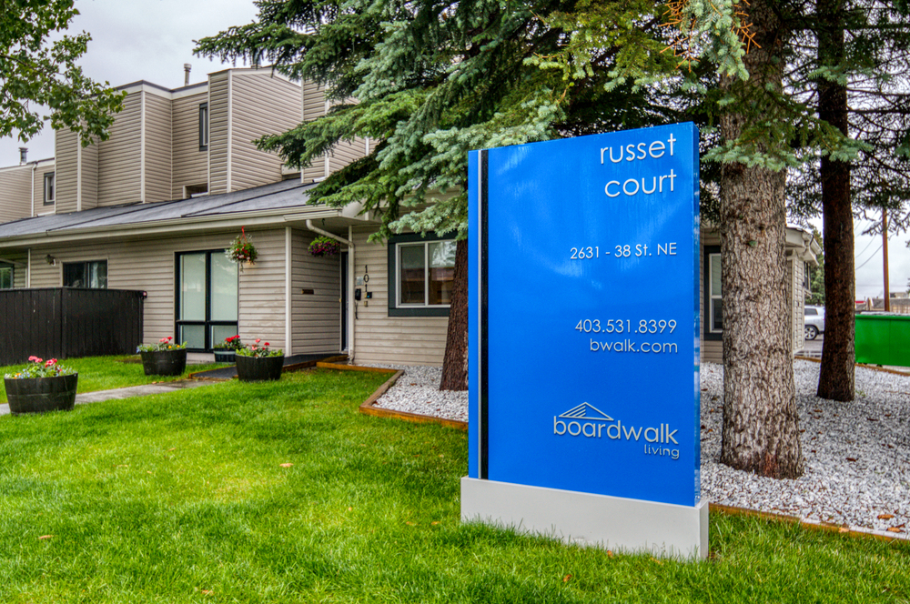 2631 38 Street NE, Calgary, AB, T1Y 3Z8 - 2
