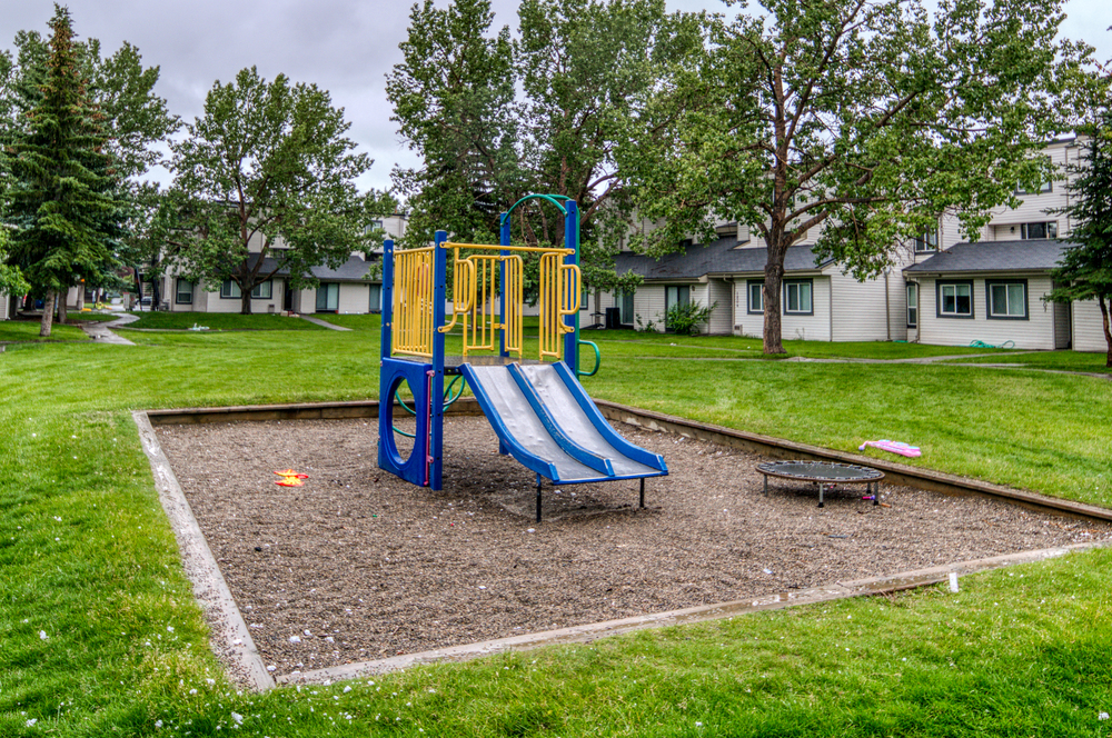 2631 38 Street NE, Calgary, AB, T1Y 3Z8 - 3
