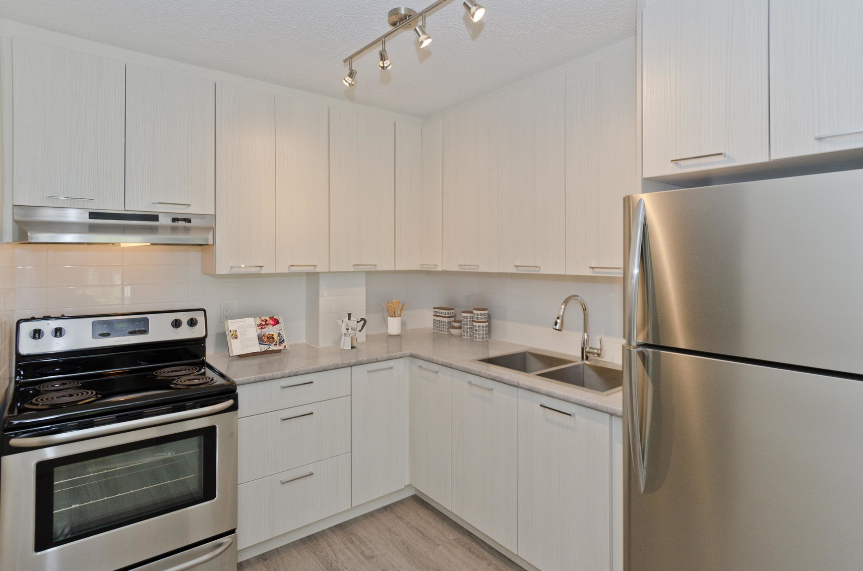 2631 38 Street NE, Calgary, AB, T1Y 3Z8 - 8