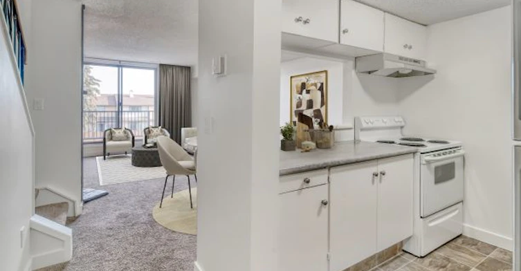 2631 38 Street NE, Calgary, AB, T1Y 3Z8 - 11