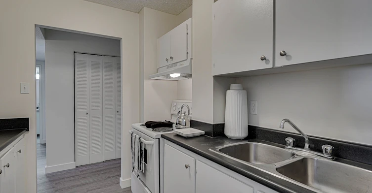 325 5th Avenue N, Saskatoon, SK, S7K 2P7 - 6