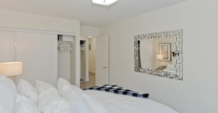 5325 26 Avenue SW, Calgary, AB, T3E 6N3 - 11