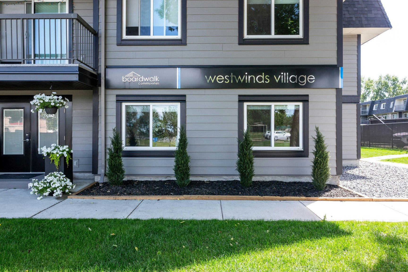 5325 26 Avenue SW, Calgary, AB, T3E 6N3 - 5