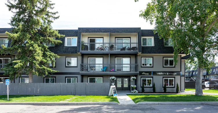 5325 26 Avenue SW, Calgary, AB, T3E 6N3 - 9
