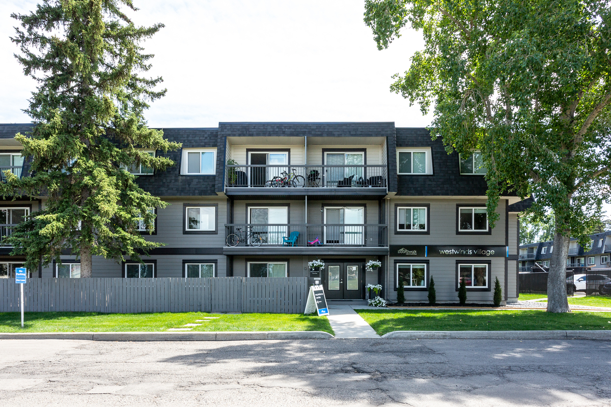 5325 26 Avenue SW, Calgary, AB, T3E 6N3