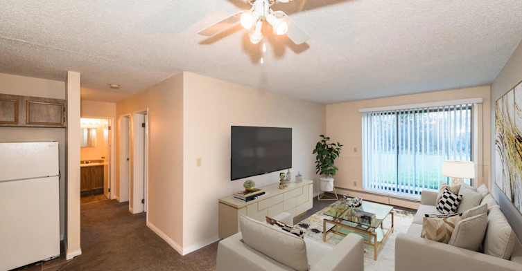 3710 52 Avenue, Red Deer, AB, T4N 4J5 - 6
