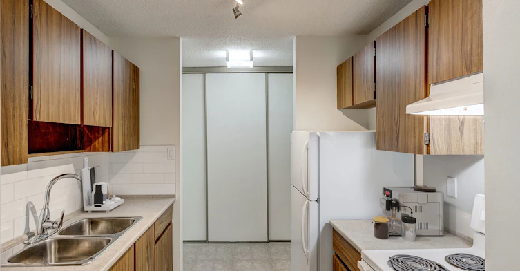 5423 57 Street, Red Deer, AB, T4N 2K8 - 5