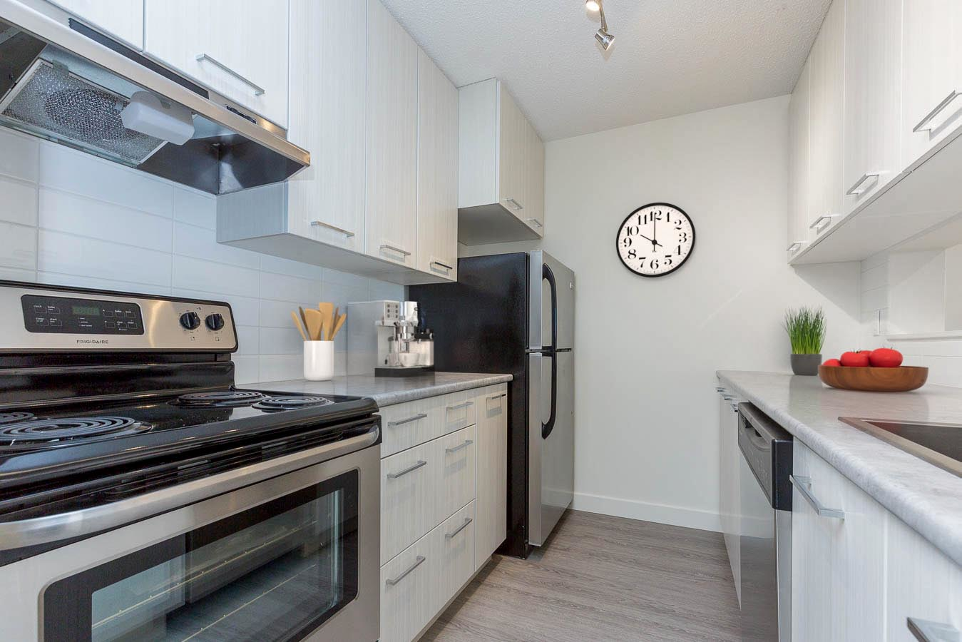3424 52 Avenue, Red Deer, AB, T4N 6N2 - 2