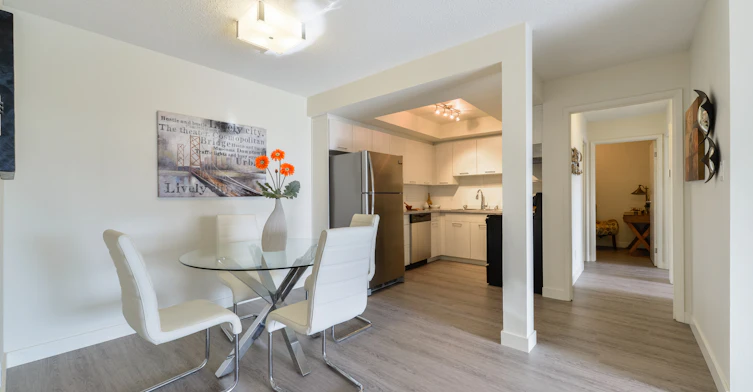 17119 64 Avenue NW, Edmonton, AB, T5T 2K2 - 4