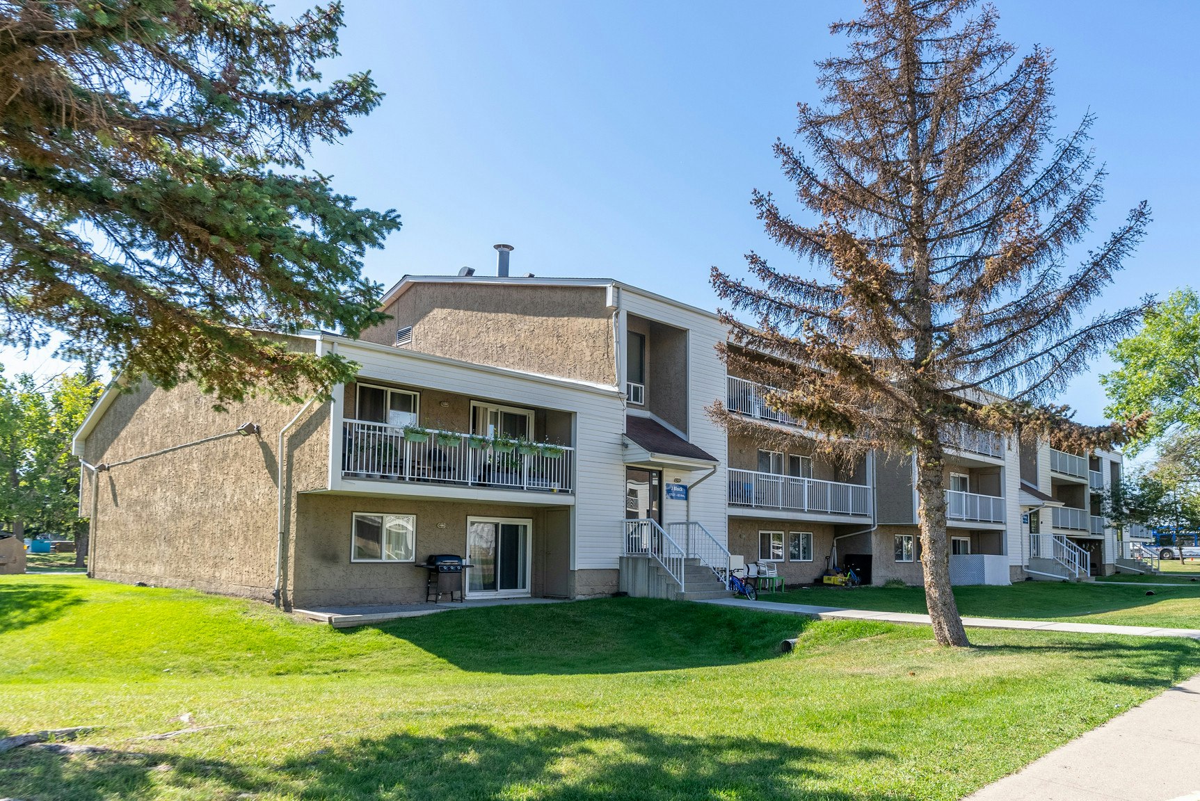17119 64 Avenue NW, Edmonton, AB, T5T 2K2 - 15