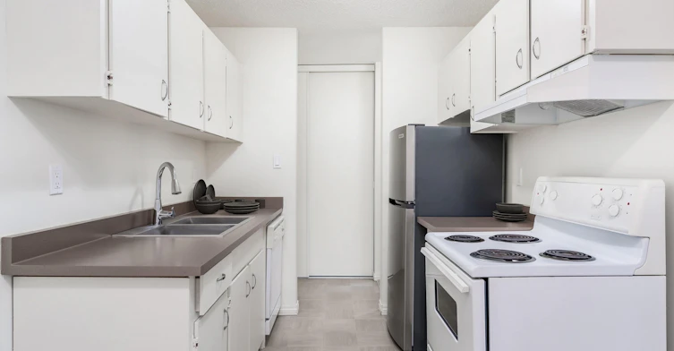 8905 184 Street NW, Edmonton, AB, T5T 1T8 - 2