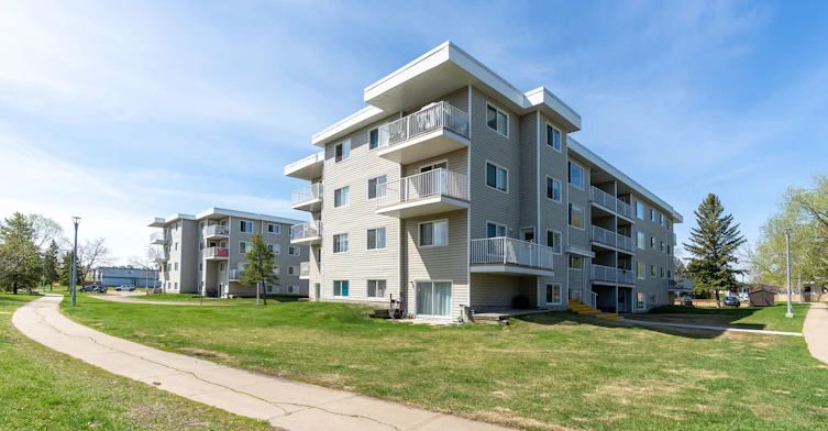 8905 184 Street NW, Edmonton, AB, T5T 1T8 - 8