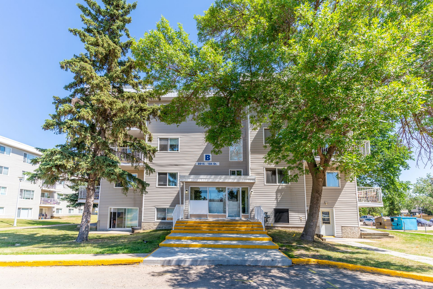 8905 184 Street NW, Edmonton, AB, T5T 1T8 - 9