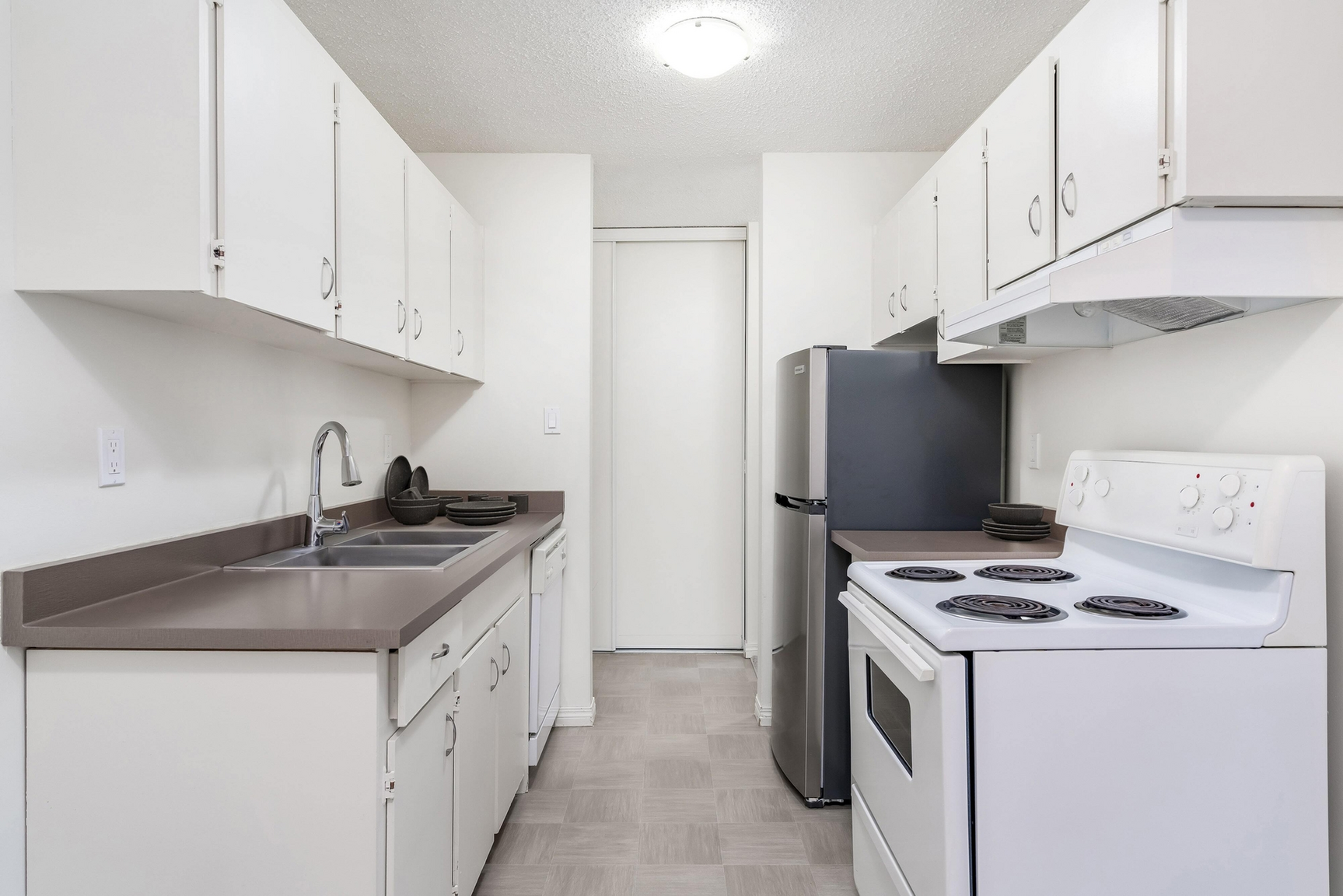 8905 184 Street NW, Edmonton, AB, T5T 1T8 - 2