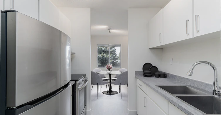 14707 77 Street NW, Edmonton, AB, T5C 1E7 - 5
