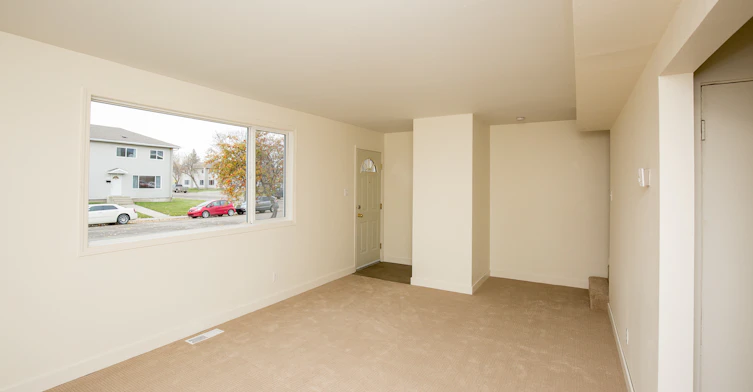 9209 100 Street, Grande Prairie, AB, T8V 2K6 - 2