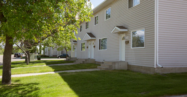 9209 100 Street, Grande Prairie, AB, T8V 2K6 - 7