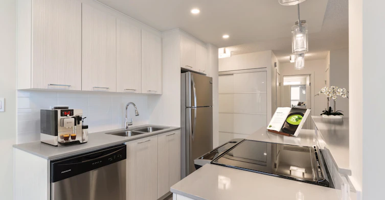 8920 100 Street NW, Edmonton, AB, T6E 4Y8 - 2
