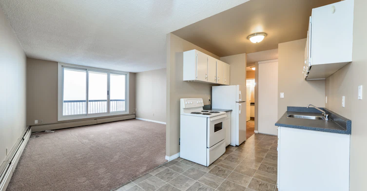 8920 100 Street NW, Edmonton, AB, T6E 4Y8 - 7