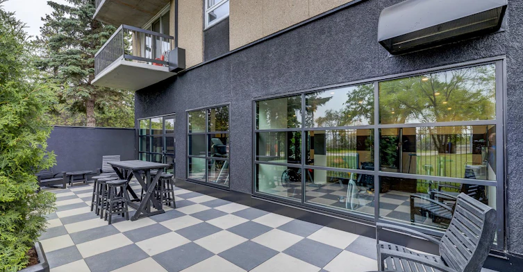 8920 100 Street NW, Edmonton, AB, T6E 4Y8 - 19