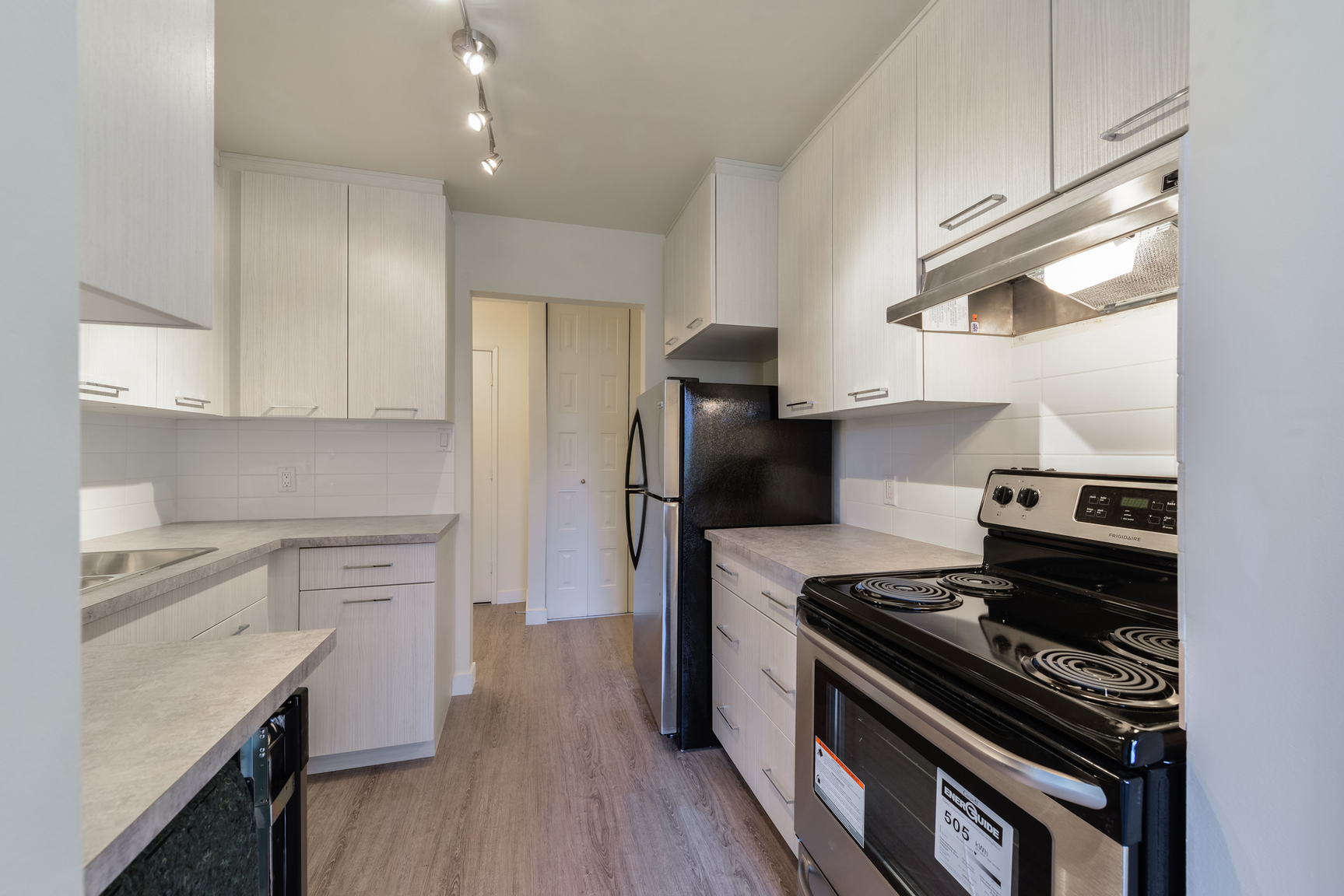 3845 Millwoods Road, Edmonton, AB, T6K 2L7 - 3