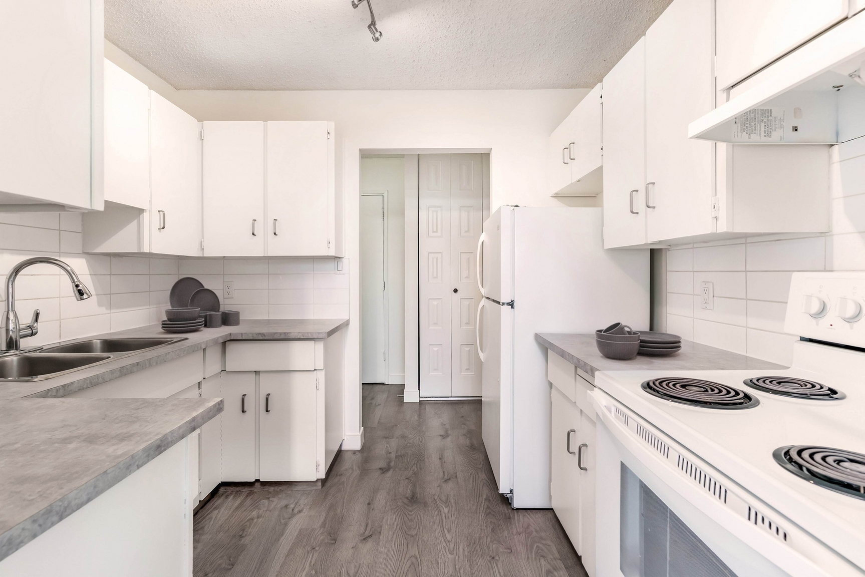 3845 Millwoods Road, Edmonton, AB, T6K 2L7 - 8