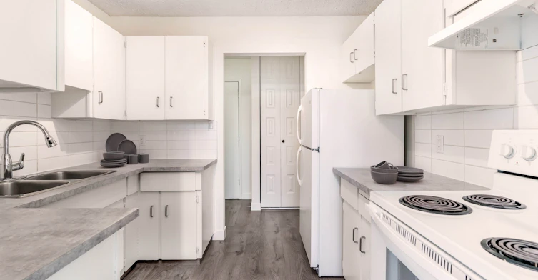 3845 Millwoods Road, Edmonton, AB, T6K 2L7 - 8