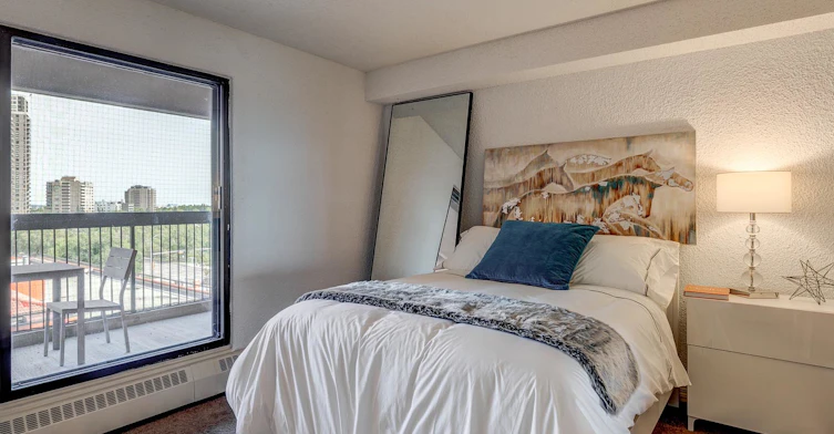 8930 Jasper Avenue NW, Edmonton, AB, T5H 4E9 - 4