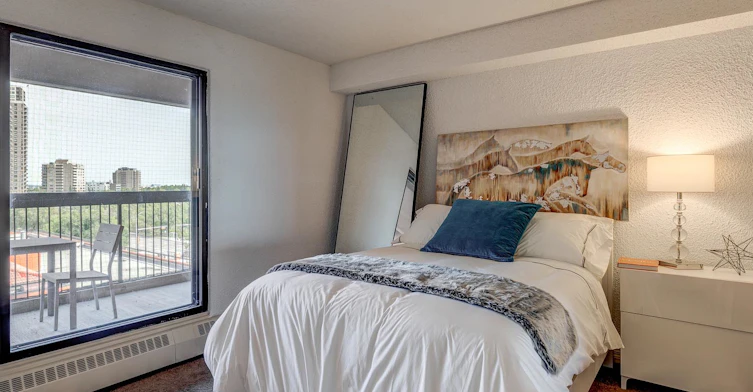 8930 Jasper Avenue NW, Edmonton, AB, T5H 4E9 - 4