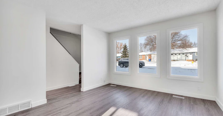 Murphy Cres.& Lothian Mews, Regina, SK, S4X 1S4