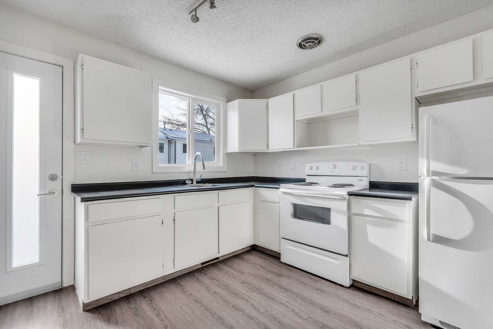 Murphy Cres.& Lothian Mews, Regina, SK, S4X 1S4 - 4