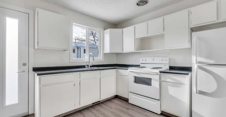 Murphy Cres.& Lothian Mews, Regina, SK, S4X 1S4 - 4